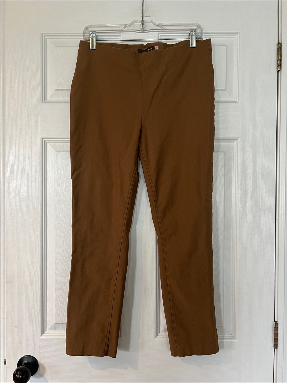 crosby. Straight-Leg Pants in Warm Brown